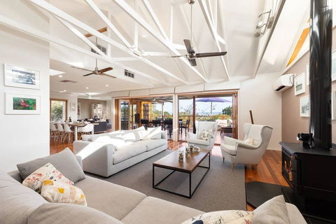Acqua Vista - Water View, Fireplace, Walk To Beach - Holiday Byron Bay 0