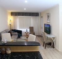 ADELAIDE CBD APARTMENT - 3BR 2BATH  CARPARK - Holiday Byron Bay