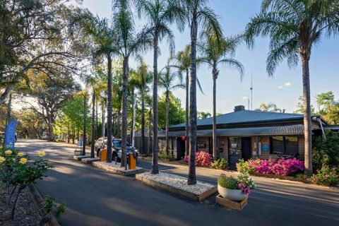 Discovery Parks - Lake Hume, Victoria - Holiday Byron Bay 4