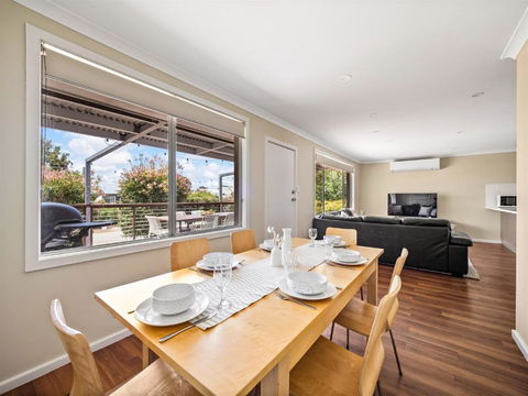 Eagle Bay Beach House - 300m To The Beach! - Holiday Byron Bay 3