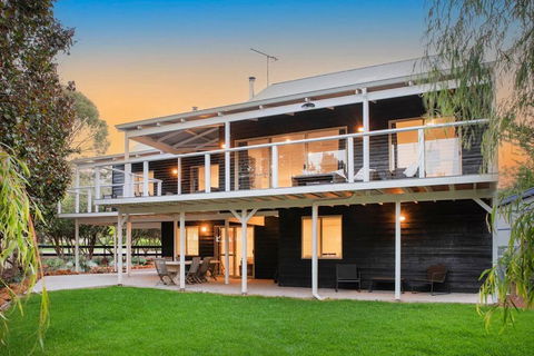Eagle Bay Summerhaus - Holiday Byron Bay 0