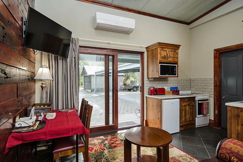 Eagle Foundry Bed & Breakfast - Holiday Byron Bay 3