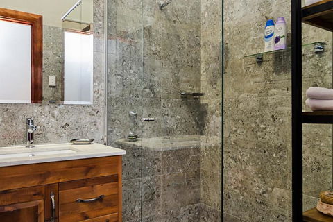 Eagle Foundry Bed & Breakfast - Holiday Byron Bay 2