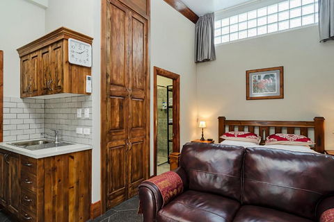 Eagle Foundry Bed & Breakfast - Holiday Byron Bay 1