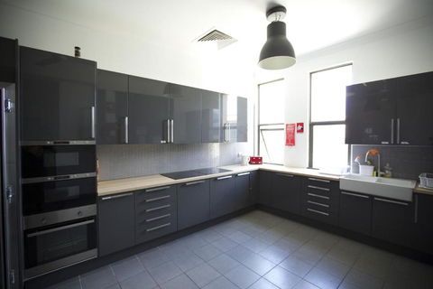 EBS Sydney Hostel - Holiday Byron Bay 4