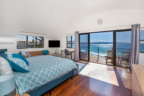 Eclipse Absolute Beachfront With Stunning Views - Holiday Byron Bay 4