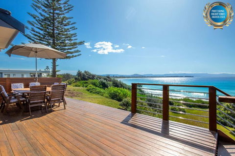 Eclipse Absolute Beachfront With Stunning Views - Holiday Byron Bay 0