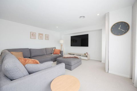 EDEN Spacious Torquay Family Escape - Holiday Byron Bay 3