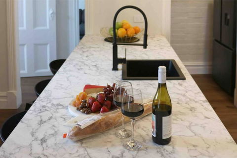 EDW19 - Stylish 2-Bed, 2-Bath Townhose In Drummoyne - Holiday Byron Bay 1