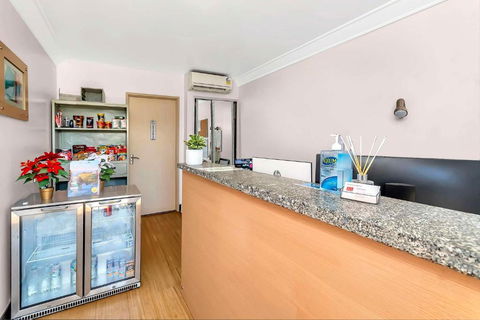 Econo Lodge Karratha - Holiday Byron Bay 3