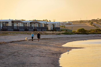 Discovery Parks - Streaky Bay Foreshore with Holiday Byron Bay