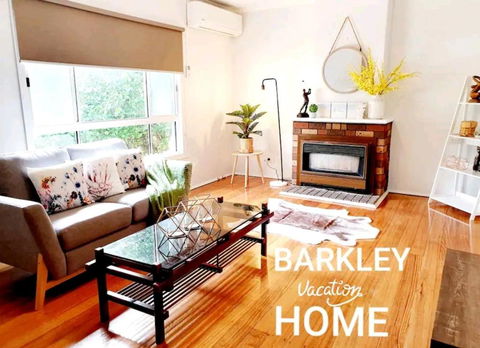 Entire 3 Bedroom Doveton House, No Sharing - Holiday Byron Bay 0