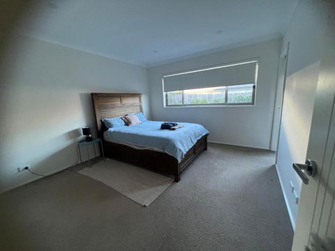 Entire 4 BR House In Moncrieff Close To Playground - Holiday Byron Bay 3