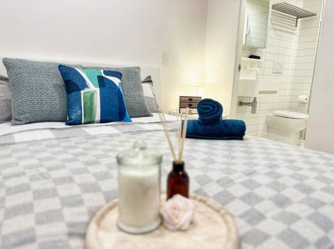 ES2410-2Bed 2Bath Vision Apt With Balcony, Pool & Gym - Holiday Byron Bay 0