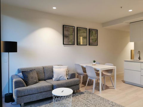 EQ Tower Modern Apartments Melbourne Central CBD - Holiday Byron Bay 2