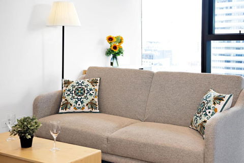 EPORO Tower Modern Apartments Melbourne Central CBD - Holiday Byron Bay 2