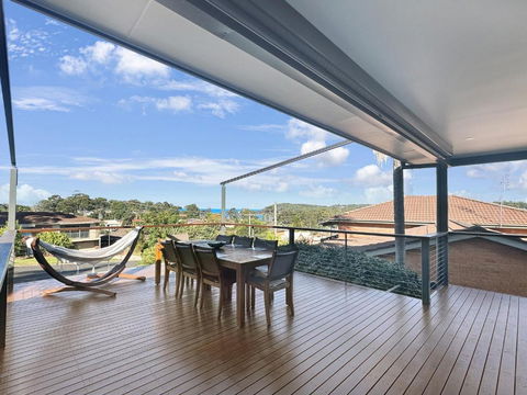 Fab 3-Bed Stay With Great Outdoors & Water Views - Holiday Byron Bay 1