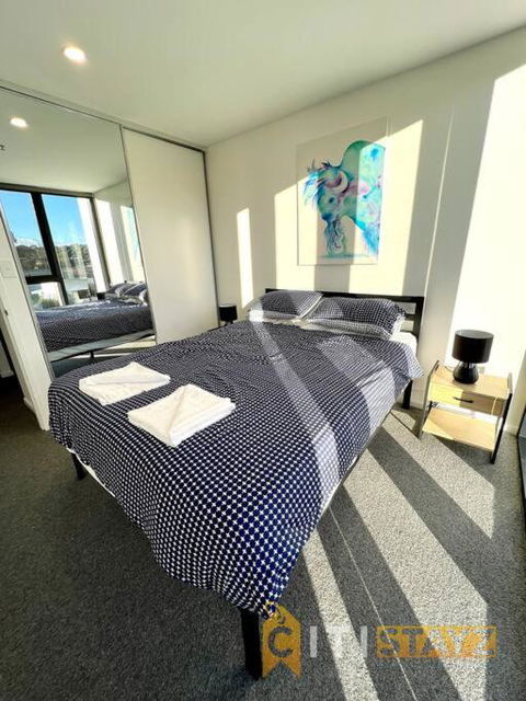 Fab In Phillip - 2bd 2bth Apt - Close To CBR Hospital - Holiday Byron Bay 1
