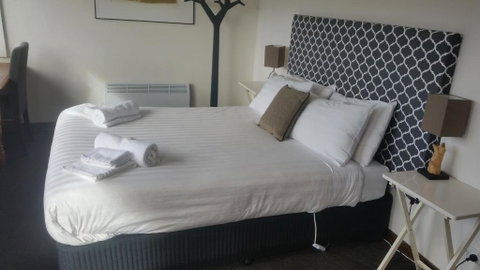 Fish Creek Hotel - Holiday Byron Bay 4