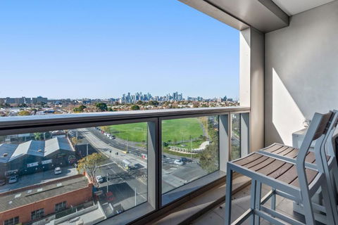 FLEMINGTON - Melbourne City Views - Holiday Byron Bay 4
