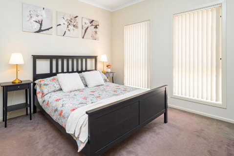 Family Comfort In Blakes Crossing Blakeview With A Short Walk To Shops And Supermarkets - Holiday Byron Bay 3