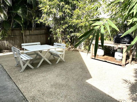 Gabba Central Lofthouse Sleeps5 Pets - Holiday Byron Bay 1