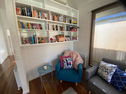 GALWAY COTTAGE - Holiday Byron Bay 2