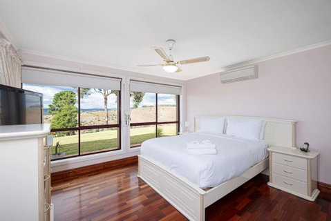 Goldfields View - Holiday Byron Bay 1