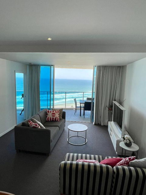 H Luxury Apartment At Surfers Paradise High Floor - Holiday Byron Bay 1