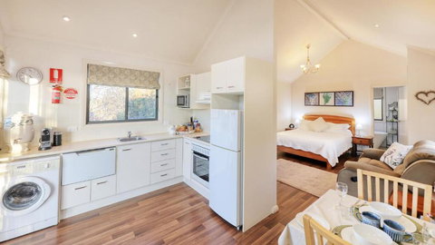 Grace Cottages - Holiday Byron Bay 2