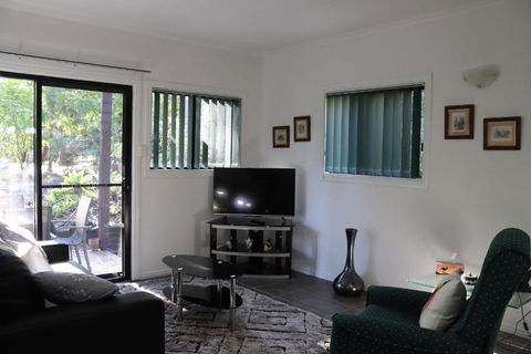 GREEN TREES CHALET Australia Zoo Close By - Holiday Byron Bay 3
