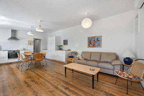 Greenwood Cottage - Close To CBD, Leafy Backyard - Holiday Byron Bay 1