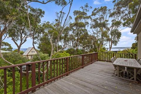 Gunyha - Holiday Byron Bay 1