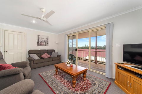 H1211 Mission Terrace Lakewood Heights Estate - Holiday Byron Bay 1