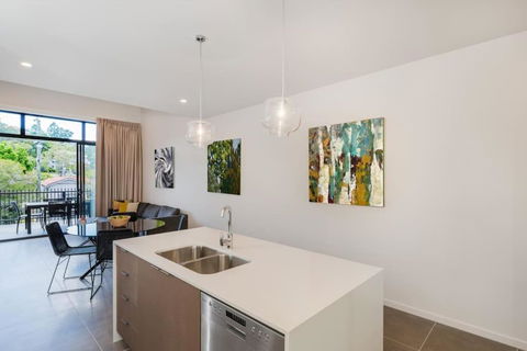 H6B - Round About Bulimba - Holiday Byron Bay 1