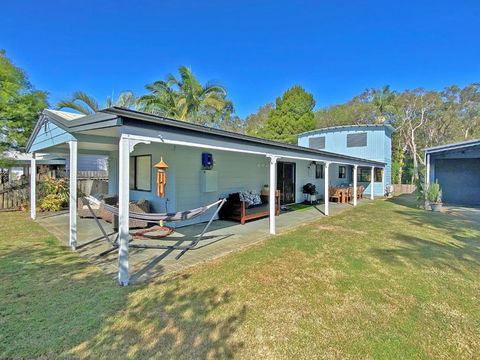 HAPPY DAZE - Holiday Byron Bay 0