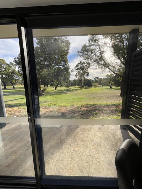 Harden Country Club Motel - Holiday Byron Bay 2