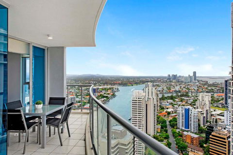 HIGH FLOOR GUARANTEE - 3 Bedroom Plus Study Apartments At Chevron Renaissance - Self Contained & Privately Managed - Wow Stay - Holiday Byron Bay 3
