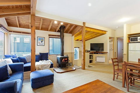 HAY SHED Chalet, Alpine-getaways - Holiday Byron Bay 3