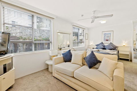 HENRY12 Self- Catering - Holiday Byron Bay 1