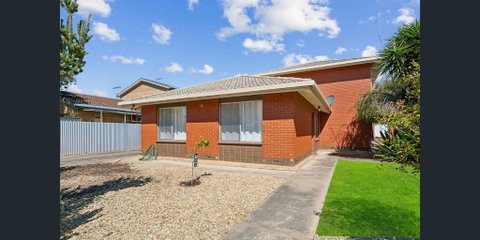 Holiday Rentals - Holiday Byron Bay 1