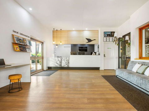 Ibis Styles Karratha - Holiday Byron Bay 1