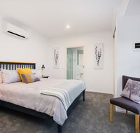 Albury Yalandra Apartment 2 - Holiday Byron Bay