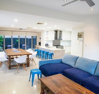 Alexandra Headland Luxury Townhouse - Holiday Byron Bay