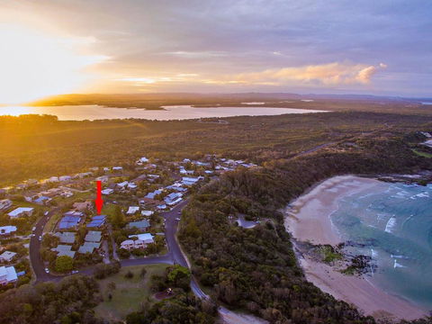 Angourie Blue 7- Stroll To Surfing Beaches. - Holiday Byron Bay 0