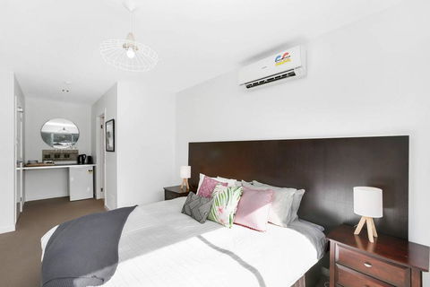 APOLLO 13 STUDIO - Free Wifi, Opposite Beach! - Holiday Byron Bay 1