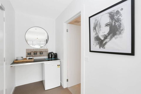 APOLLO 13 STUDIO - Free Wifi, Opposite Beach! - Holiday Byron Bay 3