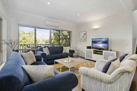 APOLLO BAY HOLIDAY HOUSE - Walk To Beach + Wifi - Holiday Byron Bay 0