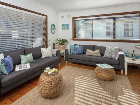 Araluen On Holden - Great Deck With Ocean Views - Holiday Byron Bay 1