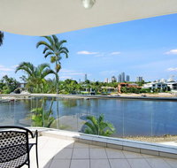 Arc Resort Stunning 3 Bedroom in Broadbeach - Holiday Byron Bay
